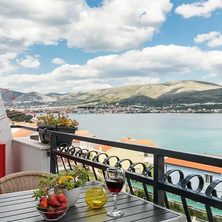 Rogulj Lägenhet Trogir