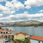 Rogulj * Τρογκίρ